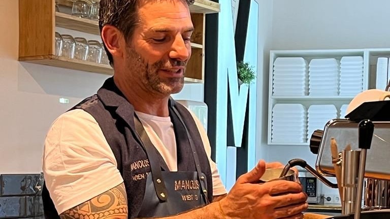 Ortega in seinem Café Manolos