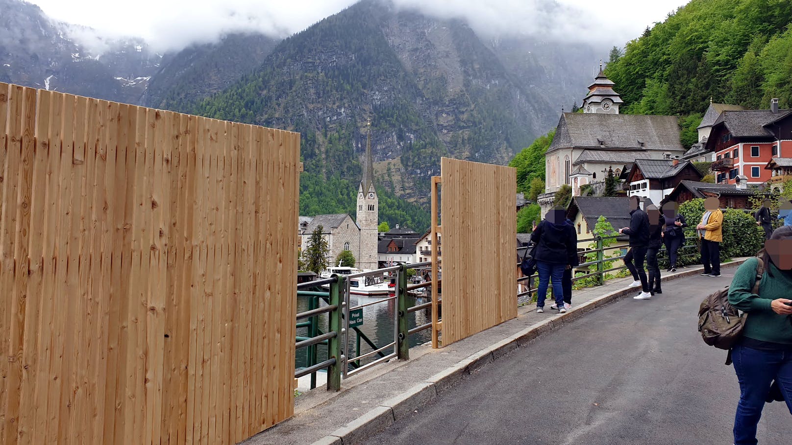 Aktion scharf gegen Touristen: Hallstatt errichtet Zaun