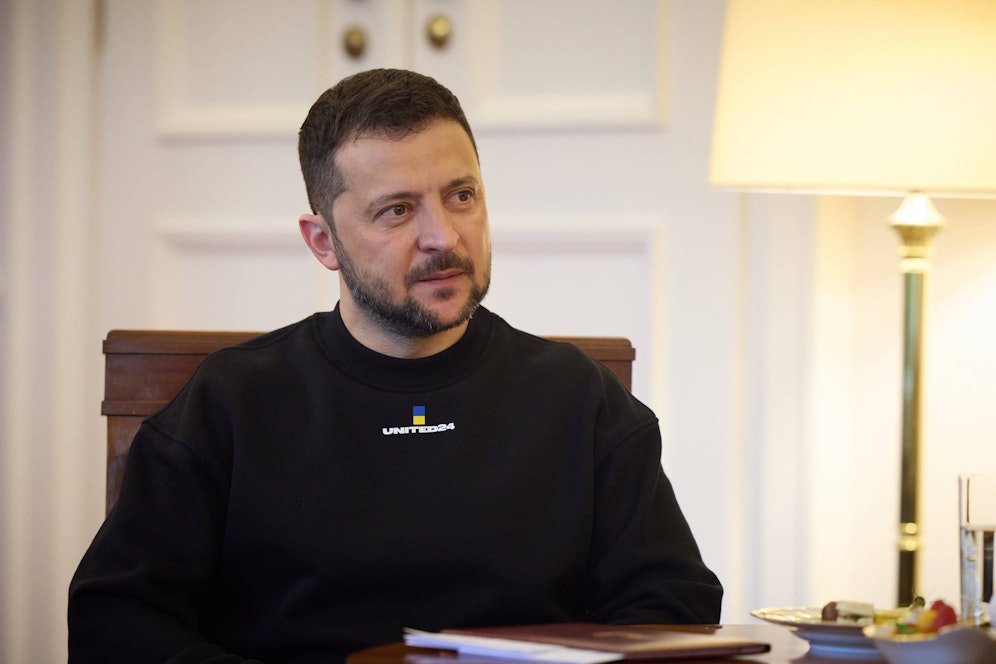 Wolodimir Selenski wird am Montag nach London reisen.