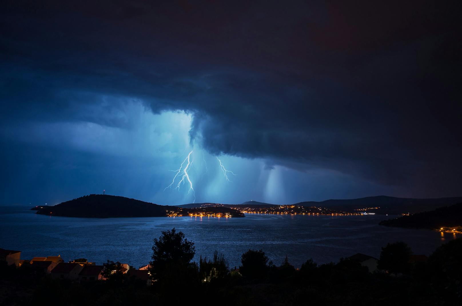 Blitze über der Adria in Kroatien (Archivfoto)