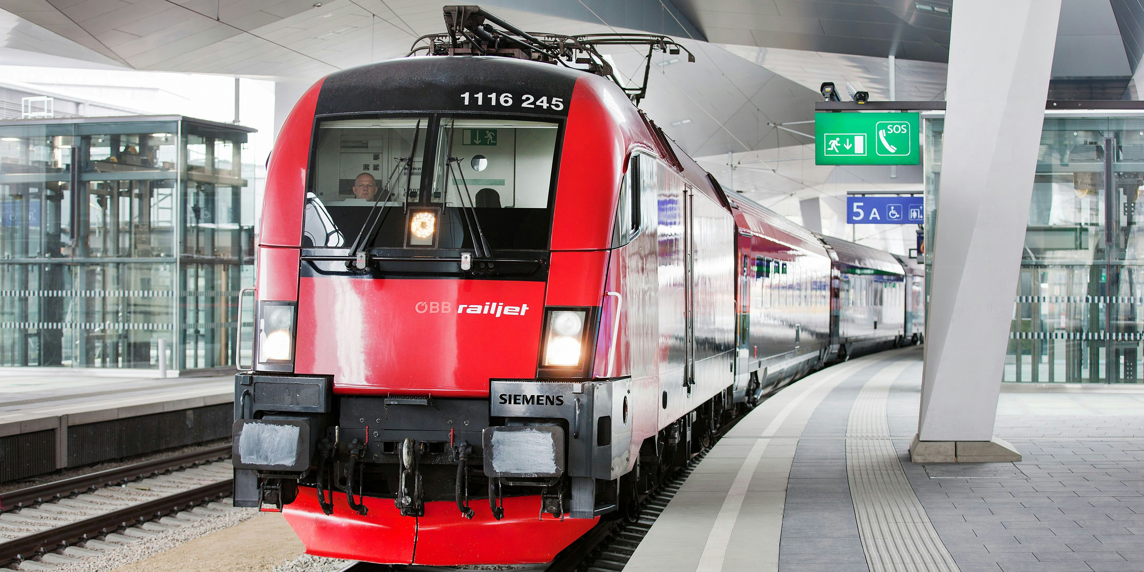 Verstörende Szenen spielten sich in einem Railjet kurz vor Wien ab. Nun kamen neue Details ans Licht.