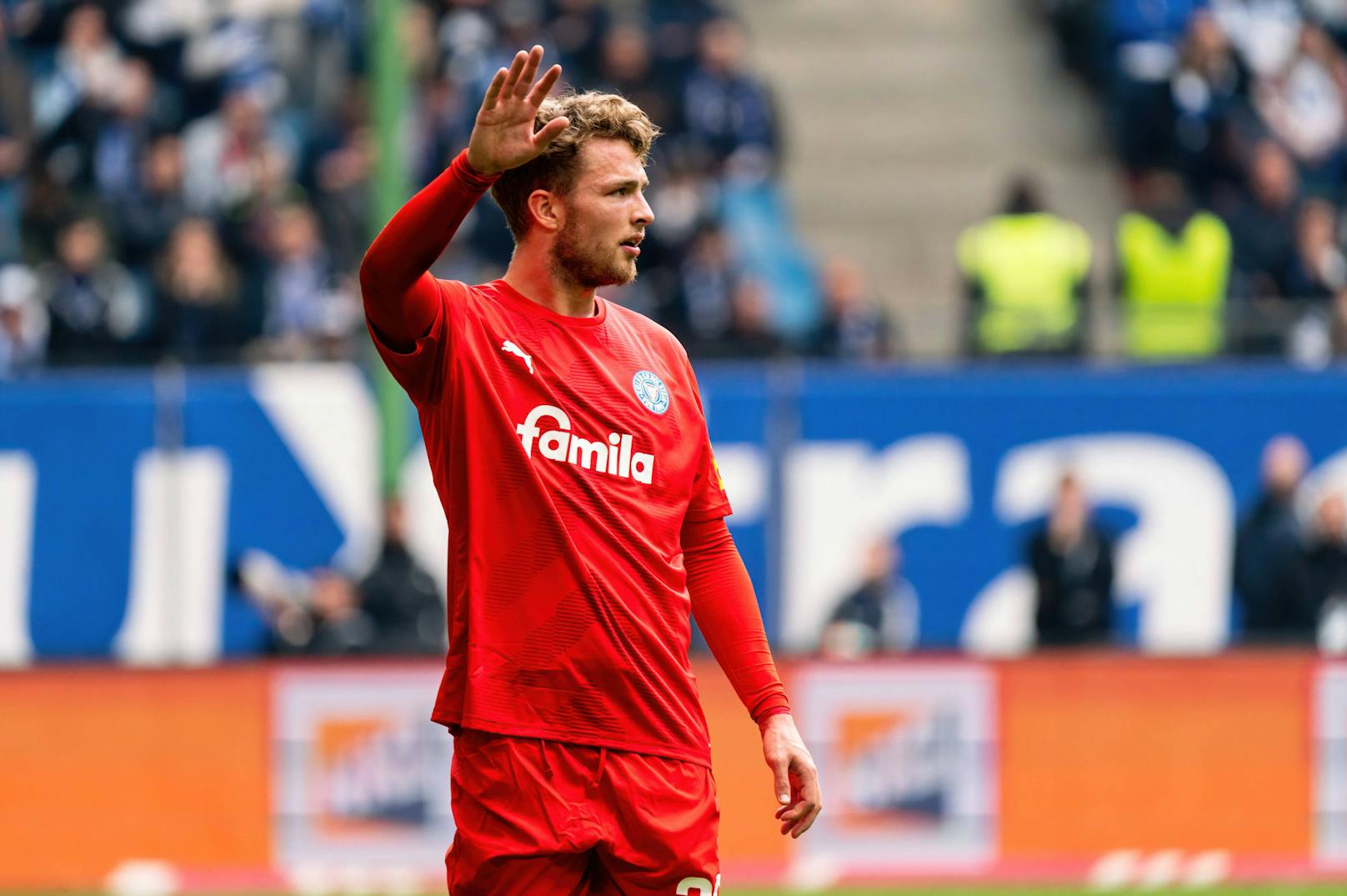 Fiete Arp wechselte als Top-Talent zu den Bayern, spricht nun über die schwierige Zeit in München. 
