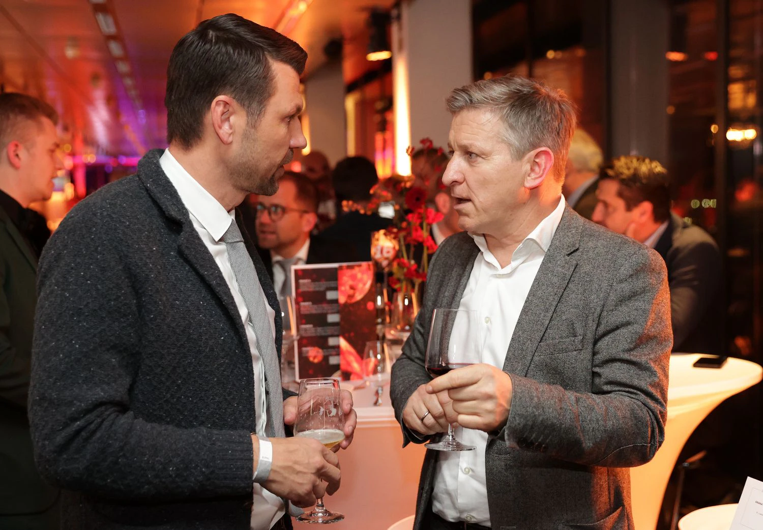Stefan Ebner (r.) im Gespräch mit dem neuen Sportdirektor Markus Katzer.