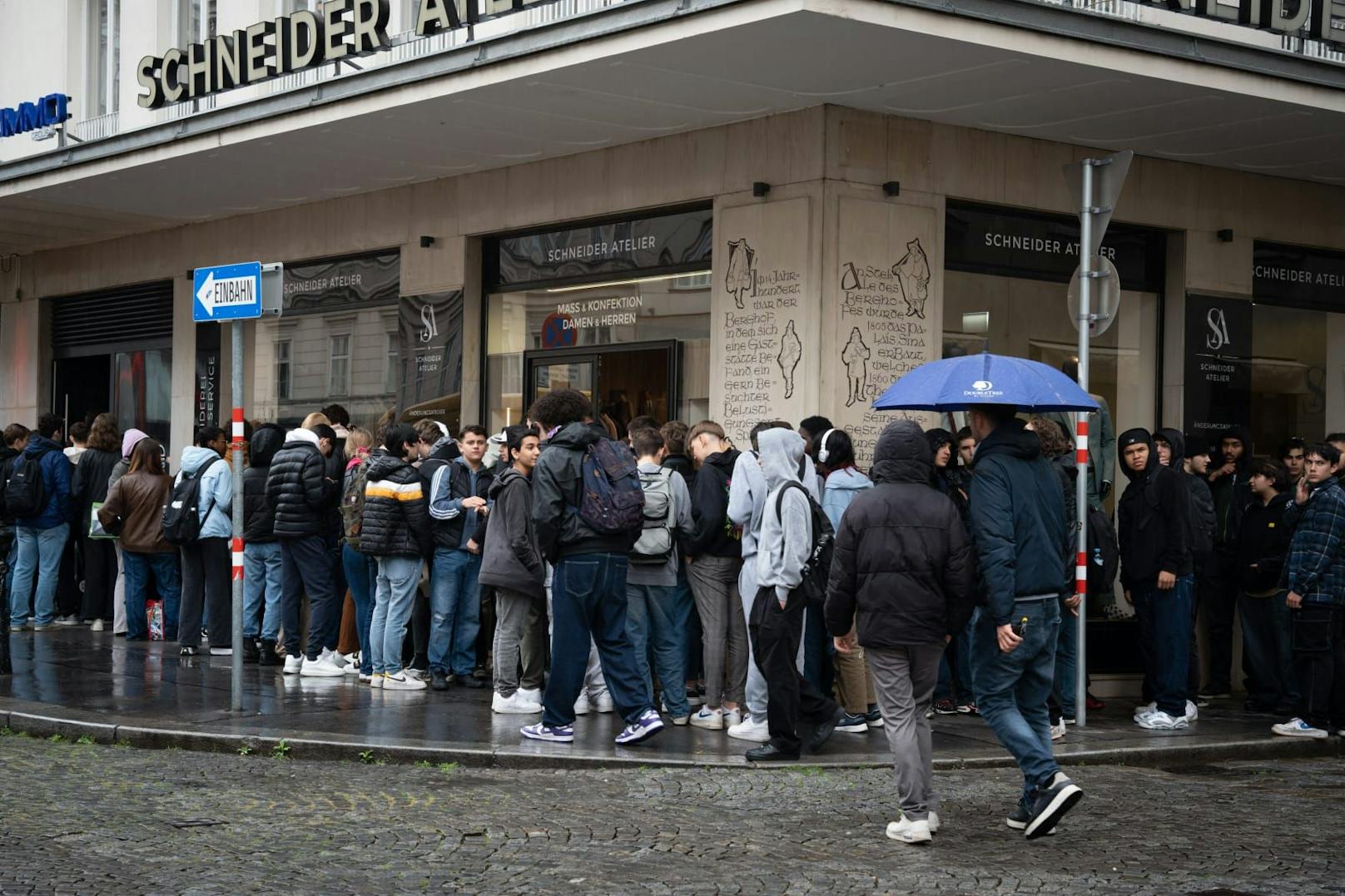 Via Tiktok ging die Aktion viral – Teenies stürmten den Fast-Food-Laden.