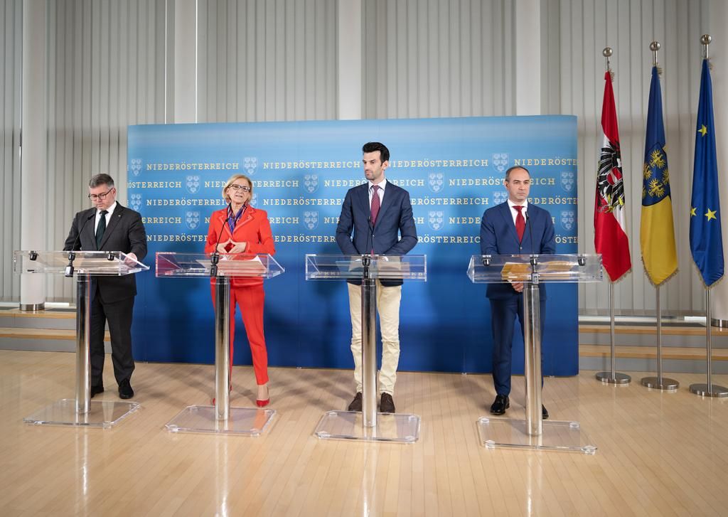 Landesrat Ludwig Schleritzko, Landeshauptfrau Johanna Mikl-Leitner, LH-Stellvertreter Udo Landbauer und Landesrat Christoph Luisser