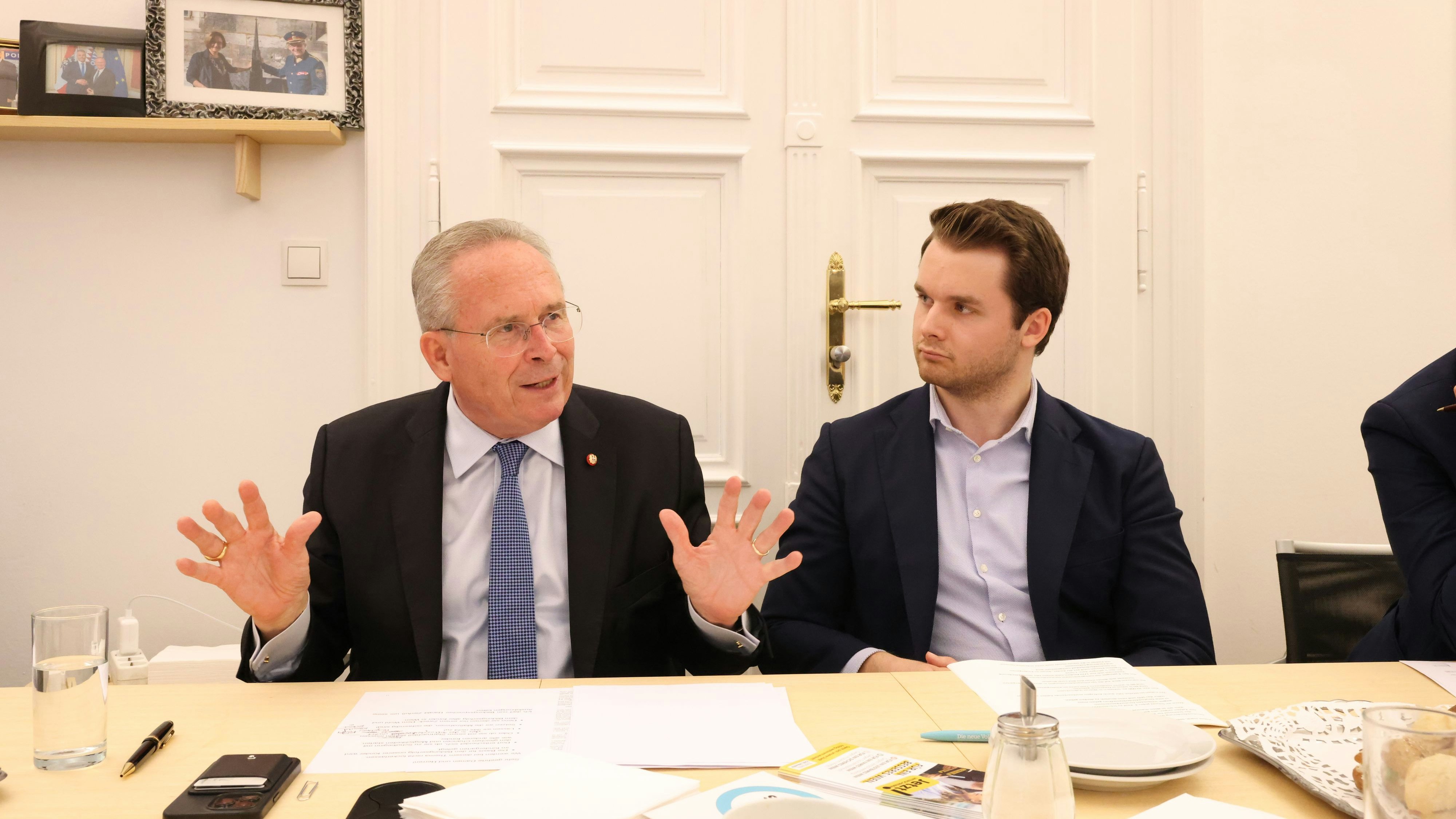 ÖVP-Landesparteiobmann Karl Mahrer und Bildungssprecher Harald Zierfuß fordern Maßnahmen, um eine Deutschförderung bereits im Kindergarten effektiv zu gestalten.