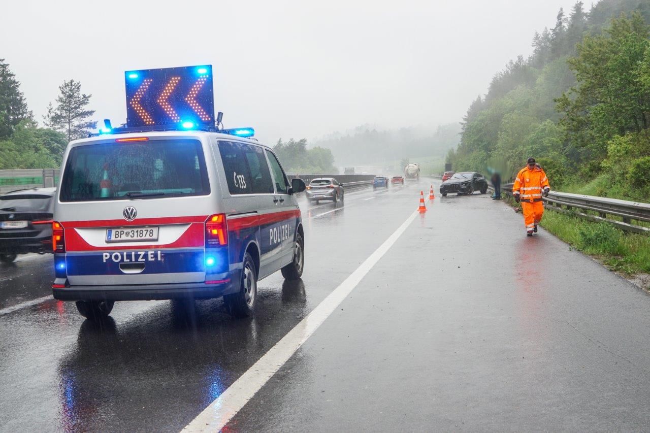 Der Vorfall ereignete sich am Sonntag auf der Südautobahn A2.