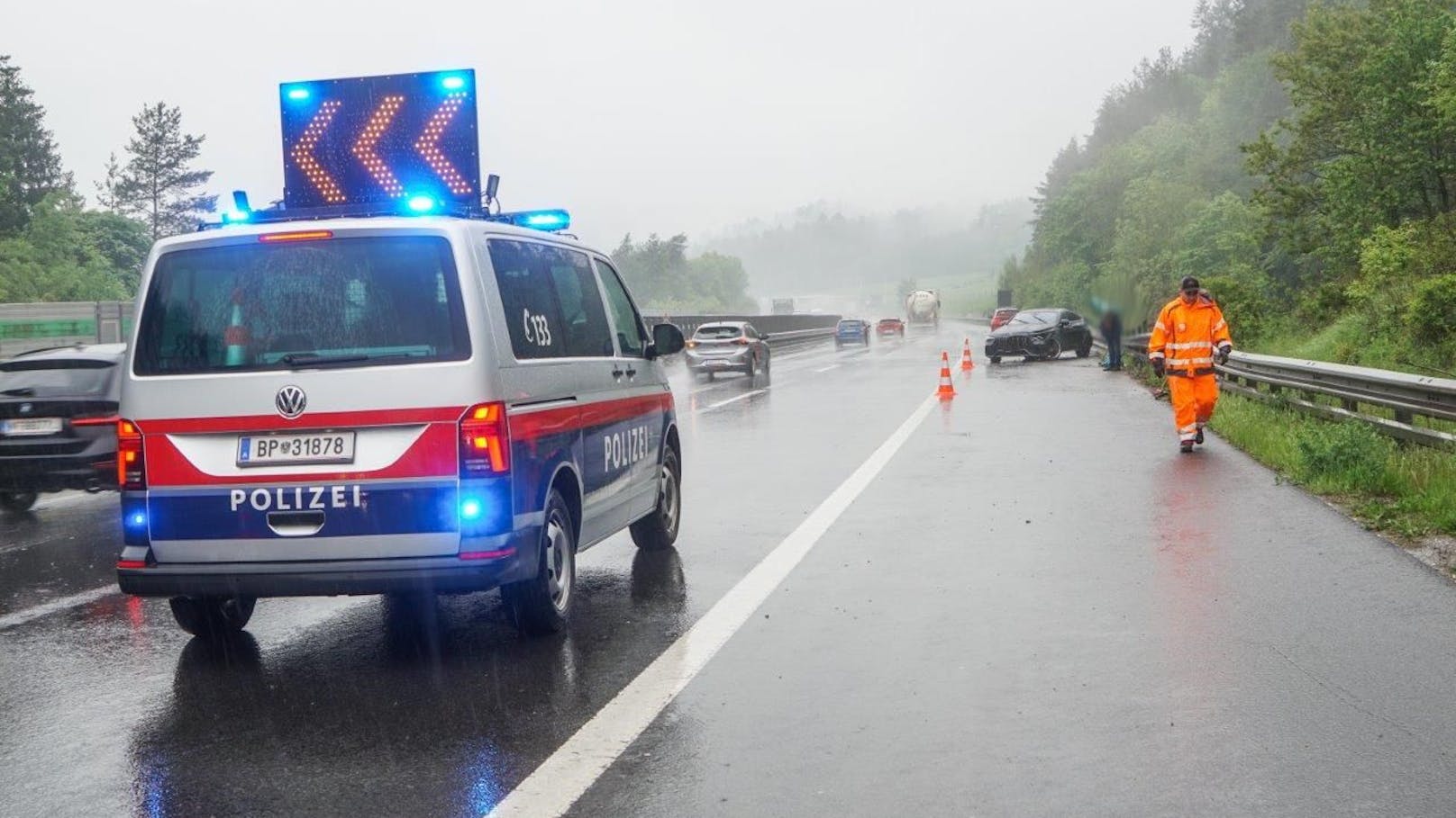 Geisterfahrerin auf Südautobahn! A2 nach Wien gesperrt