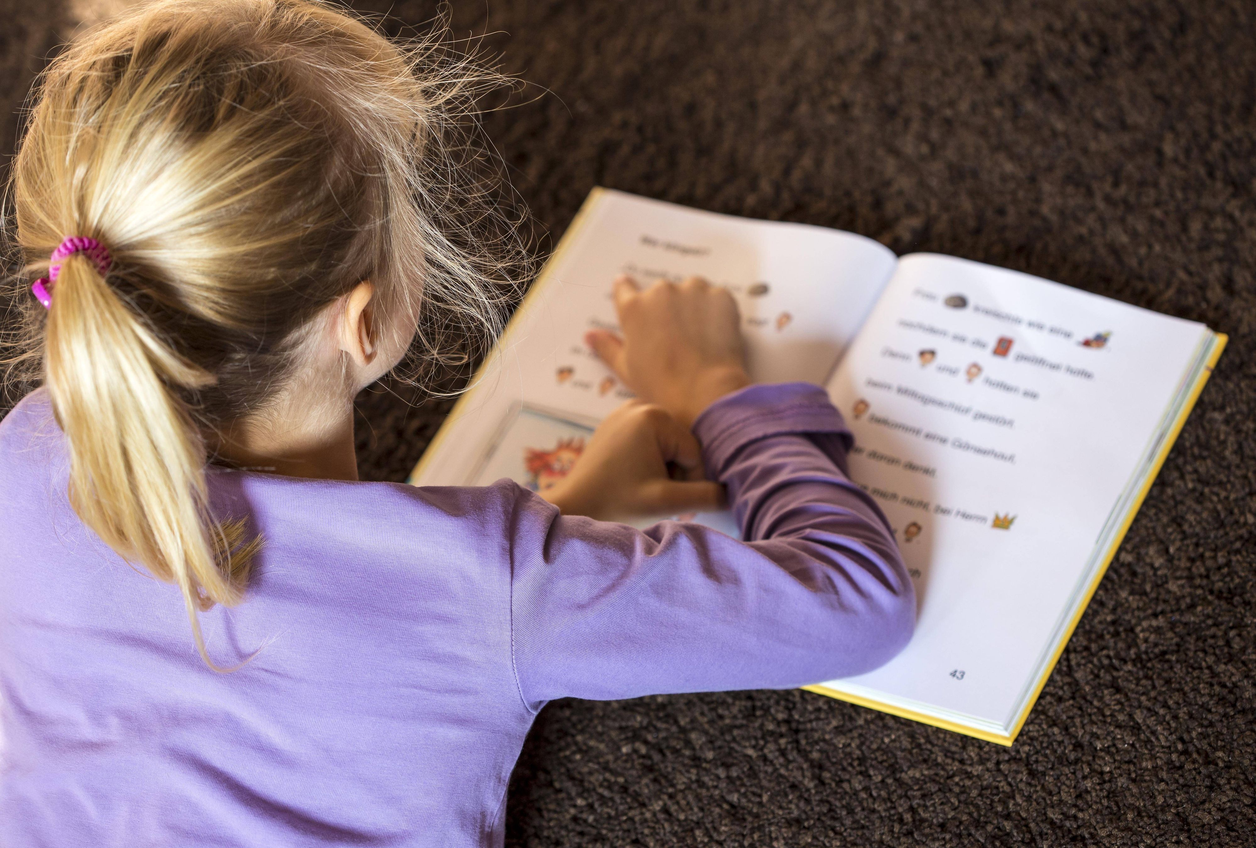 Österreichs Schüler lesen laut einer aktuellen Studie deutlich schlechter als vor der Corona-Pandemie. 
