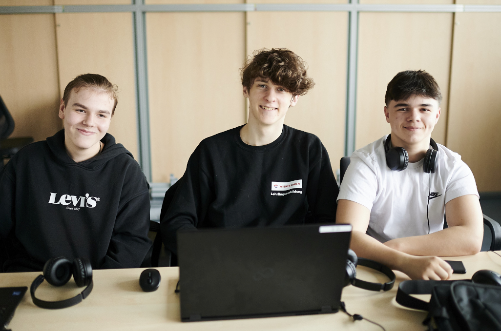 Siegerteam der Anfänger mit ihrer App "LA Compact"