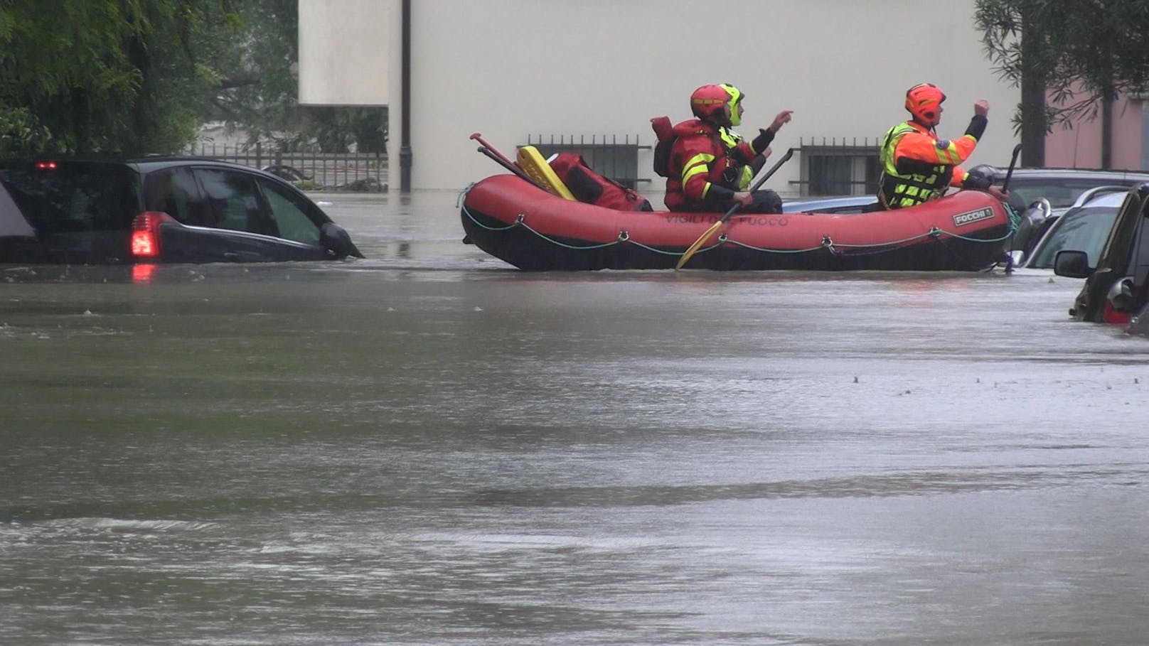 23 Flüsse in der Region traten über die Ufer, 41 Gemeinden wurden überschwemmt.