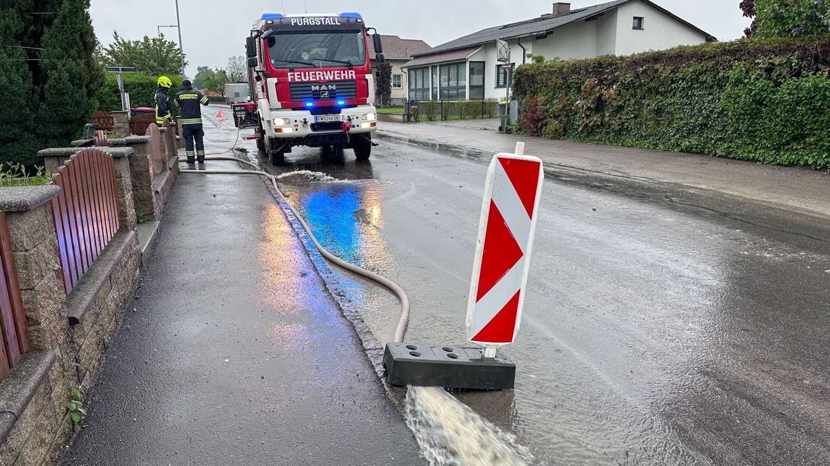 Mehrere Keller und Garagen galt es in Purgstall an der Erlauf auszupumpen. 