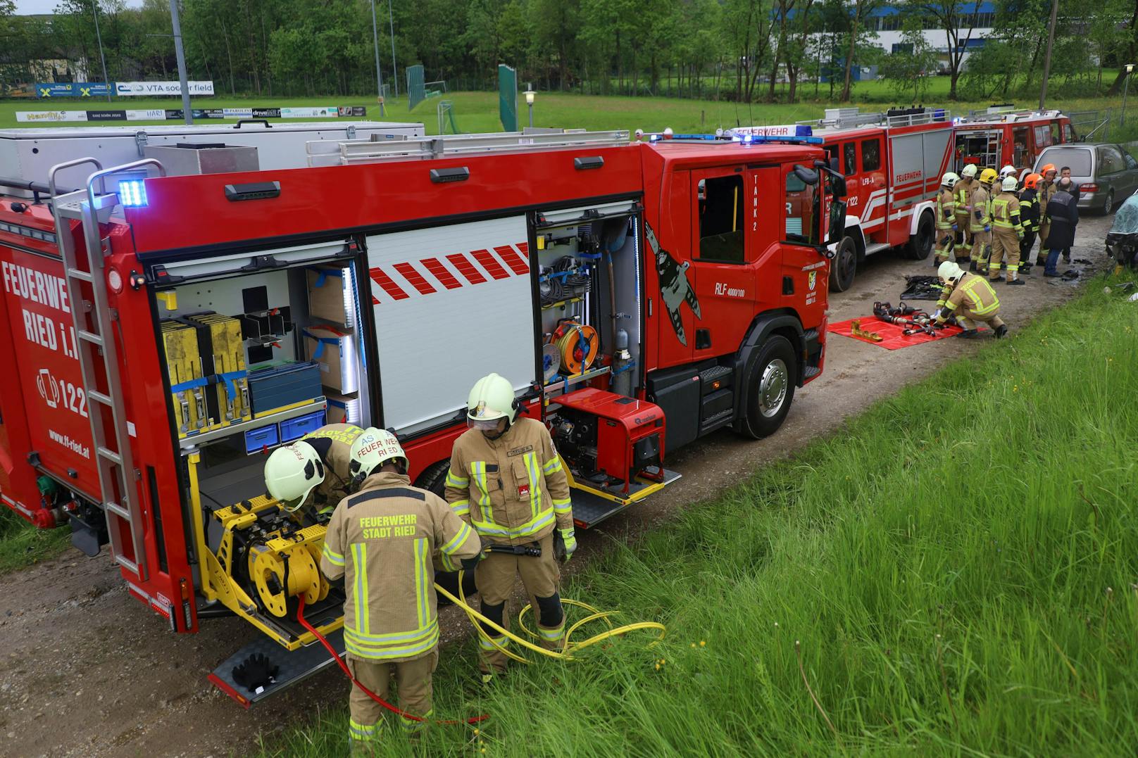 Ein tödlicher Verkehrsunfall hat sich Dienstagnachmittag auf der B141 Rieder Straße bei Hohenzell (Bezirk Ried im Innkreis) ereignet.