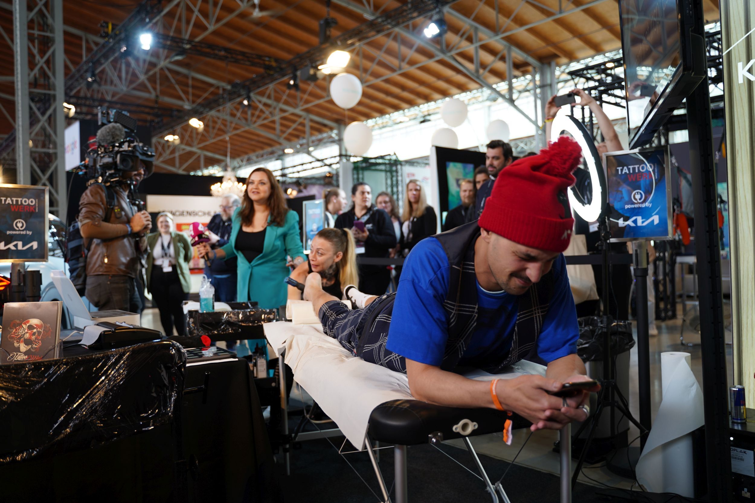 ATV-Luis gönnt sich auf einem Festival ein Souvenir für die Ewigkeit.&nbsp;