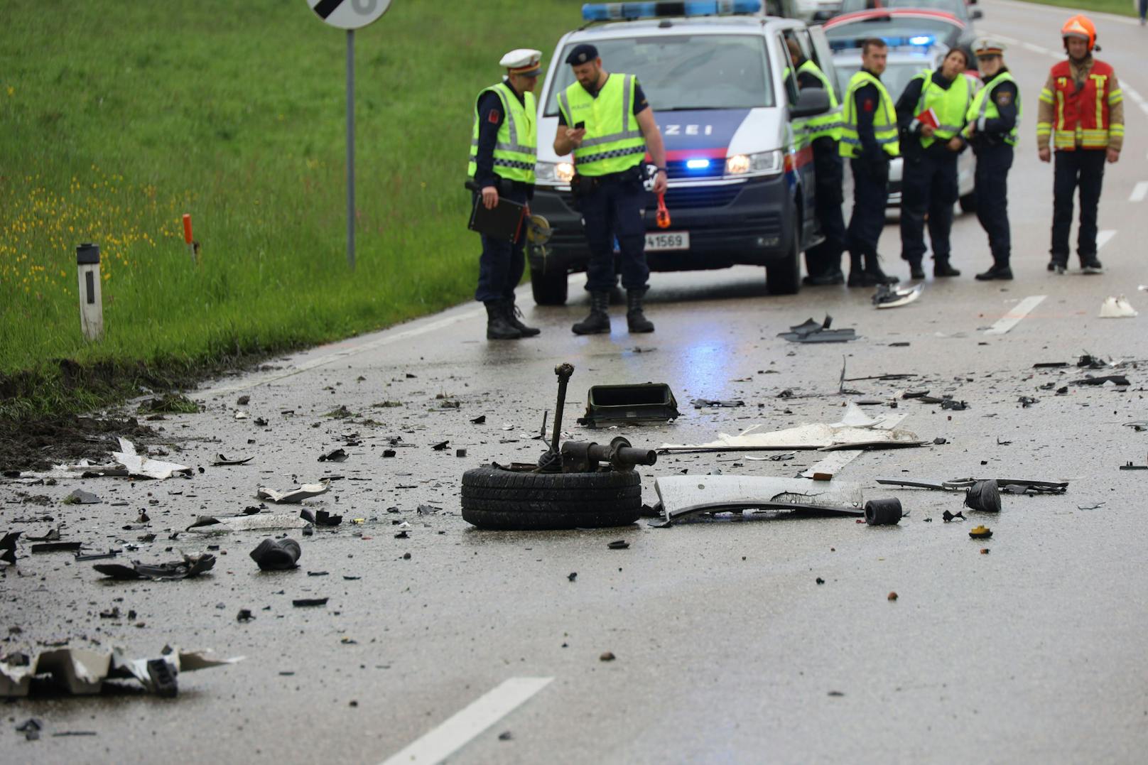 Ein tödlicher Verkehrsunfall hat sich Dienstagnachmittag auf der B141 Rieder Straße bei Hohenzell (Bezirk Ried im Innkreis) ereignet.