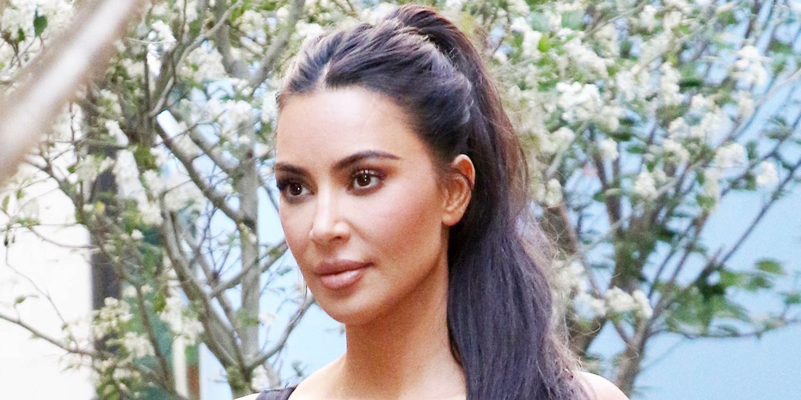 Kim Kardashian trägt zum Schwimmen am liebsten Leder.