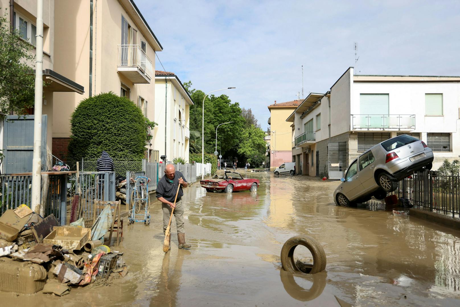 Verwüstete Straßen in Faenza, Provinz Ravenna.