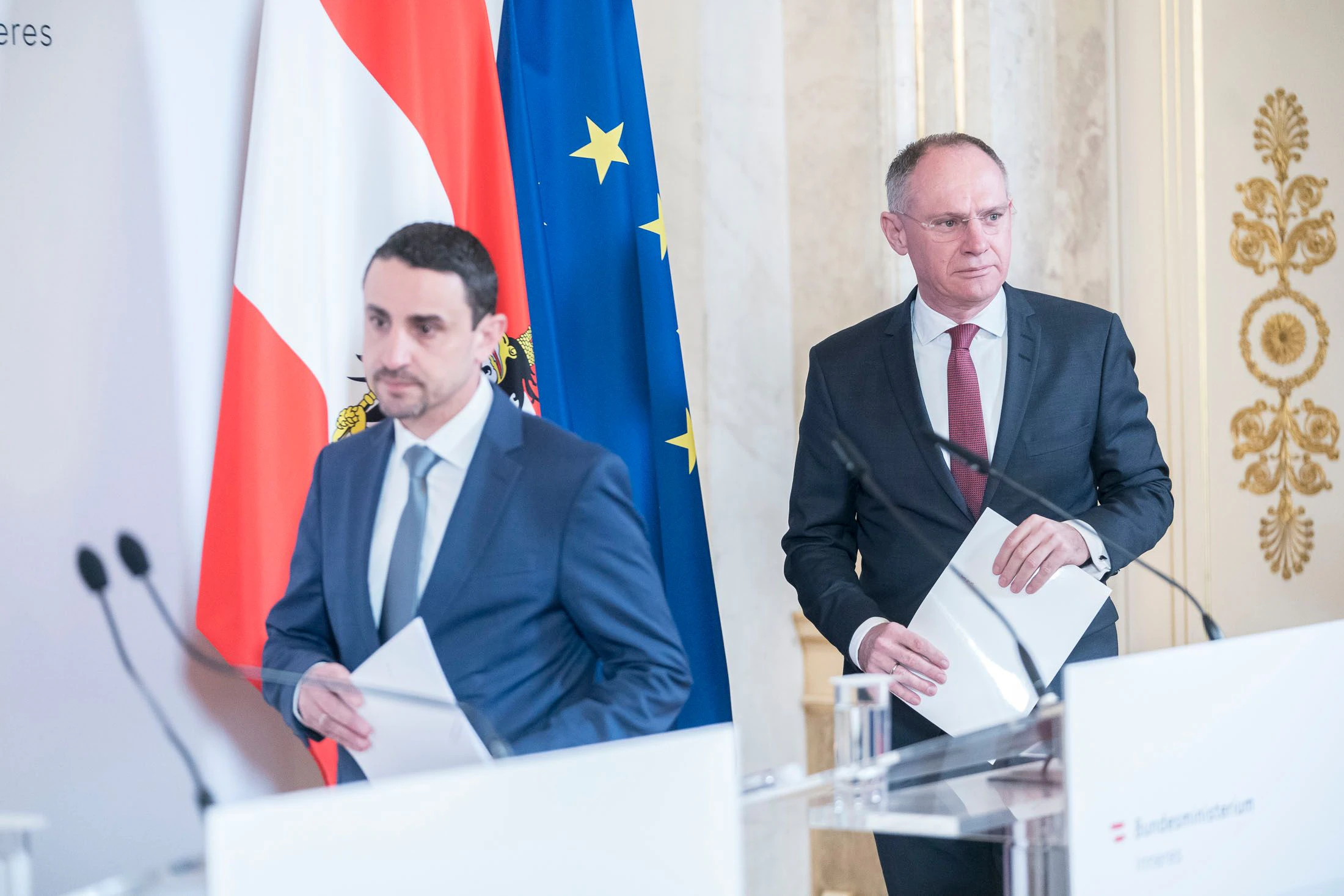 DSN-Chef Haijawi Pirchner und Innenminister Gerhard Karner bei einer Pressekonferenz. Zweiterer steht nun erneut in der Kritik. 