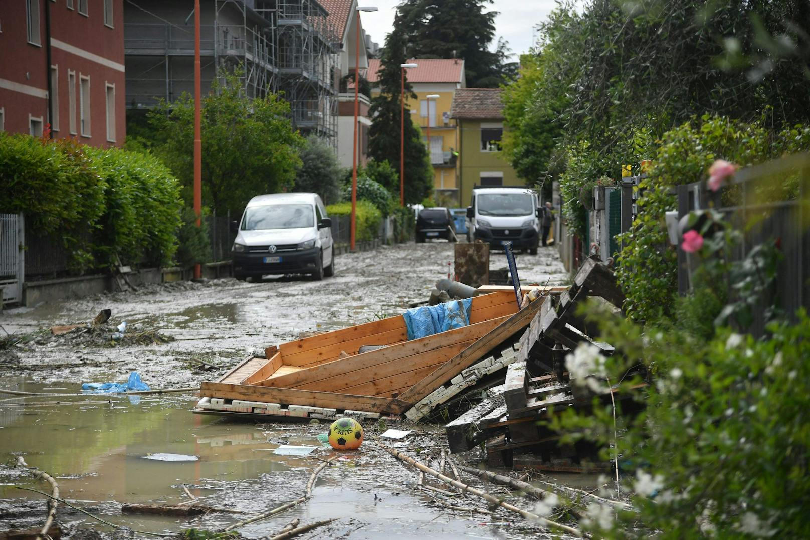 Verwüstung am Tag nach dem Hochwasser in Cesena.