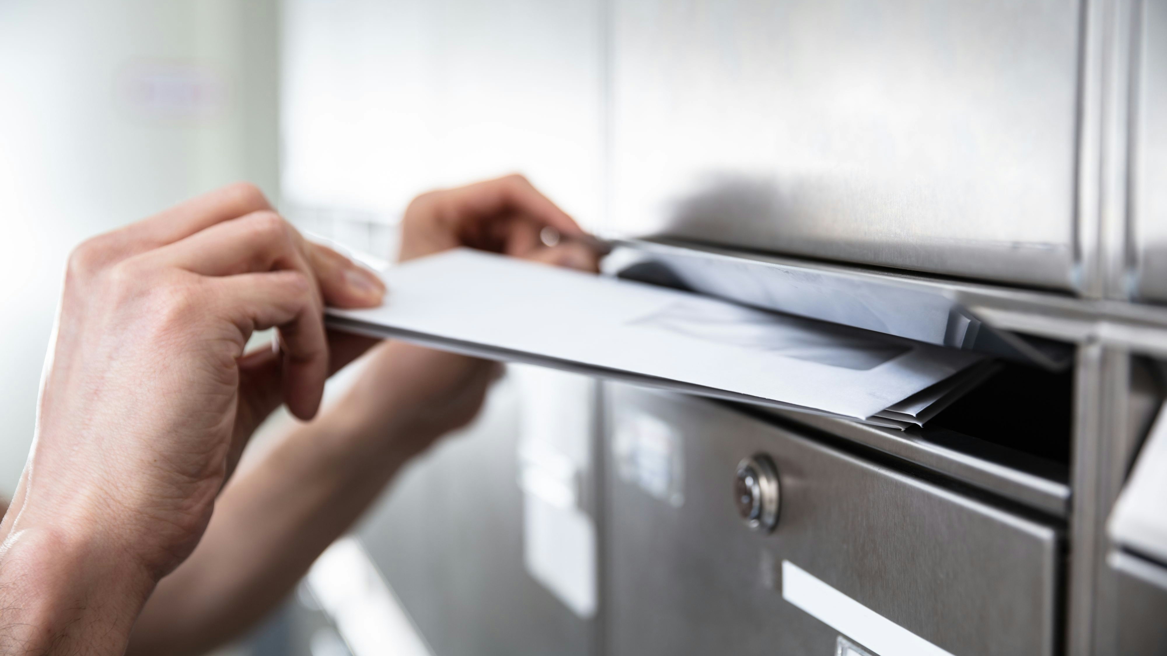 Einer von zwei Briefen bringt dir nun eine deutliche Kostenersparnis.