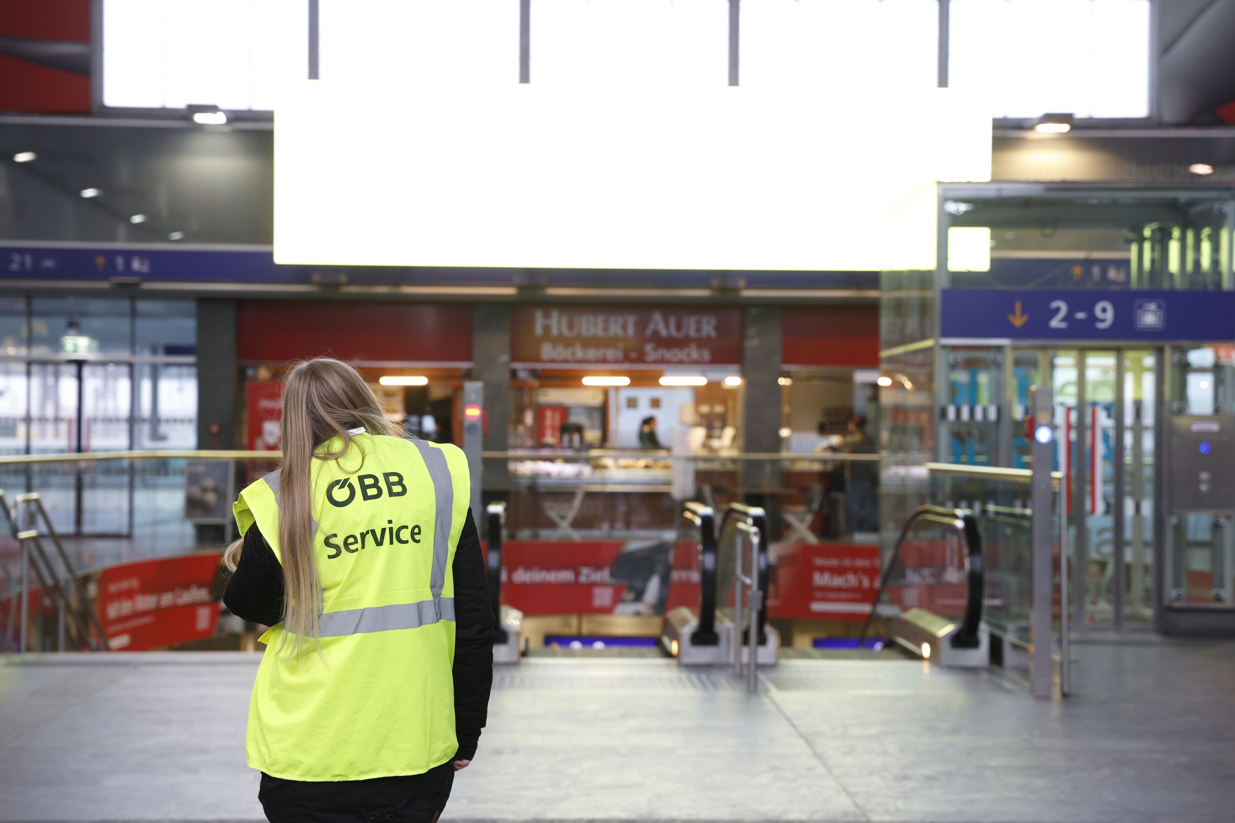 Am Grazer Hauptbahnhof kommt es am Freitagnachmittag laut Polizeiangaben zu Evakuierungsmaßnahmen.