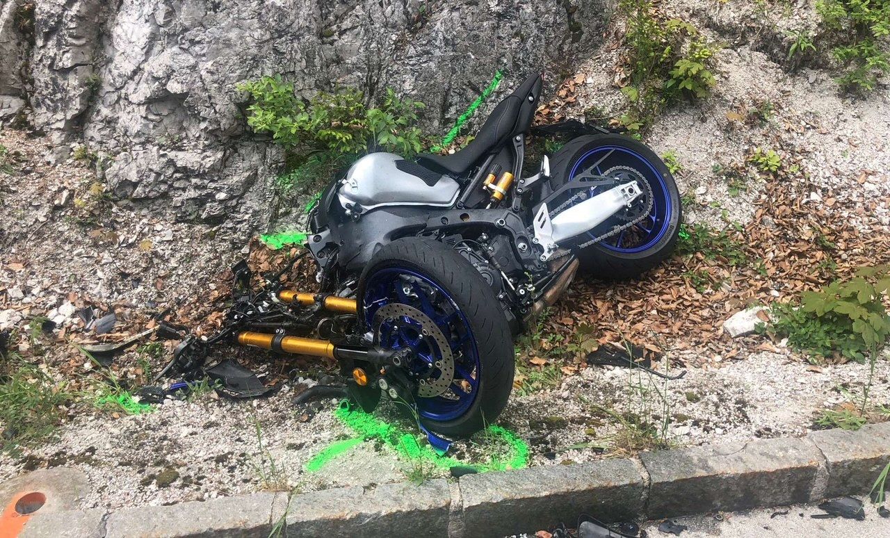 Biker-Frontal-Unfall