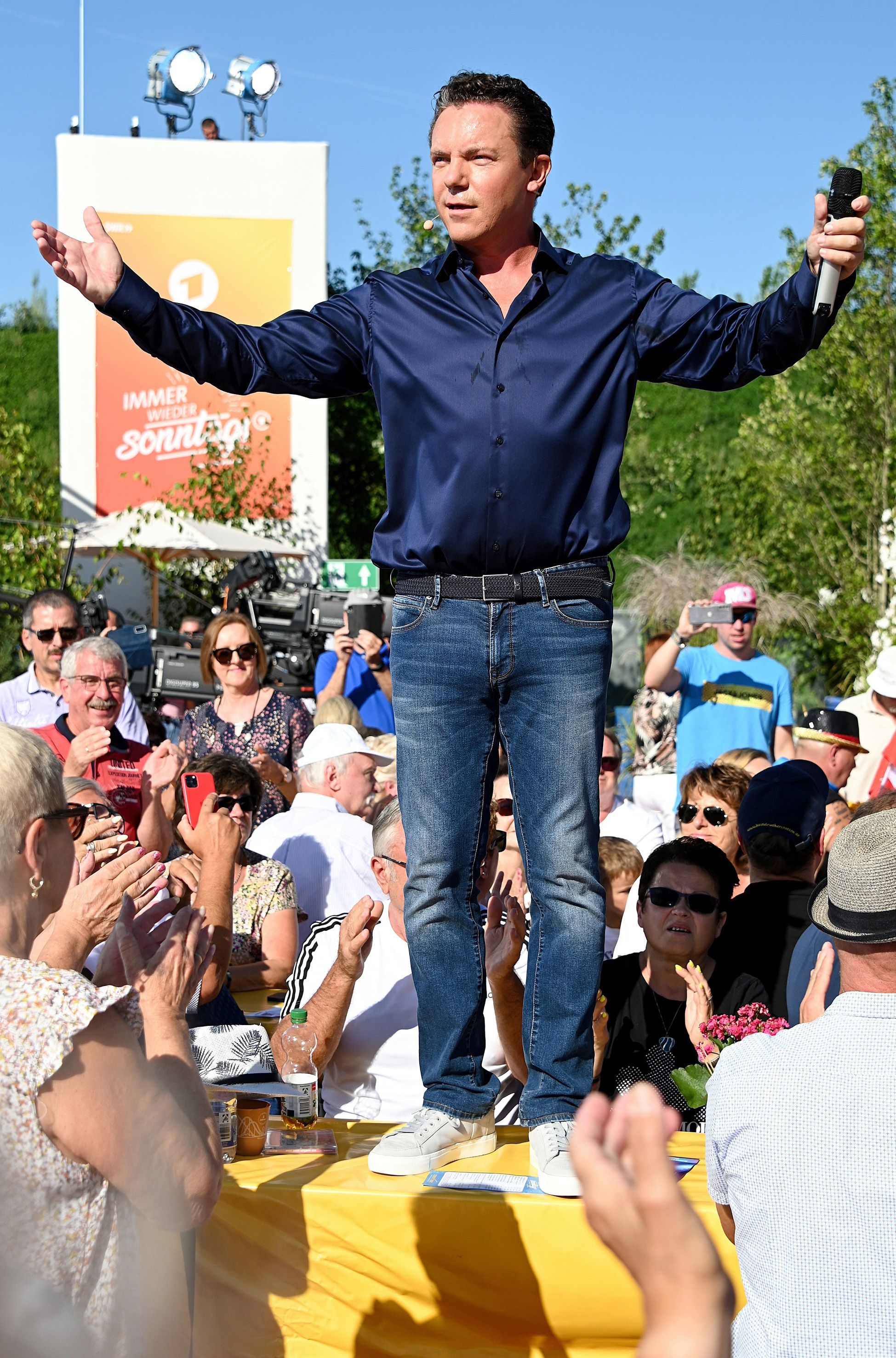 Moderator und Schlagerstar <strong>Stefan Mross</strong> bei der Live-Übertragung von 