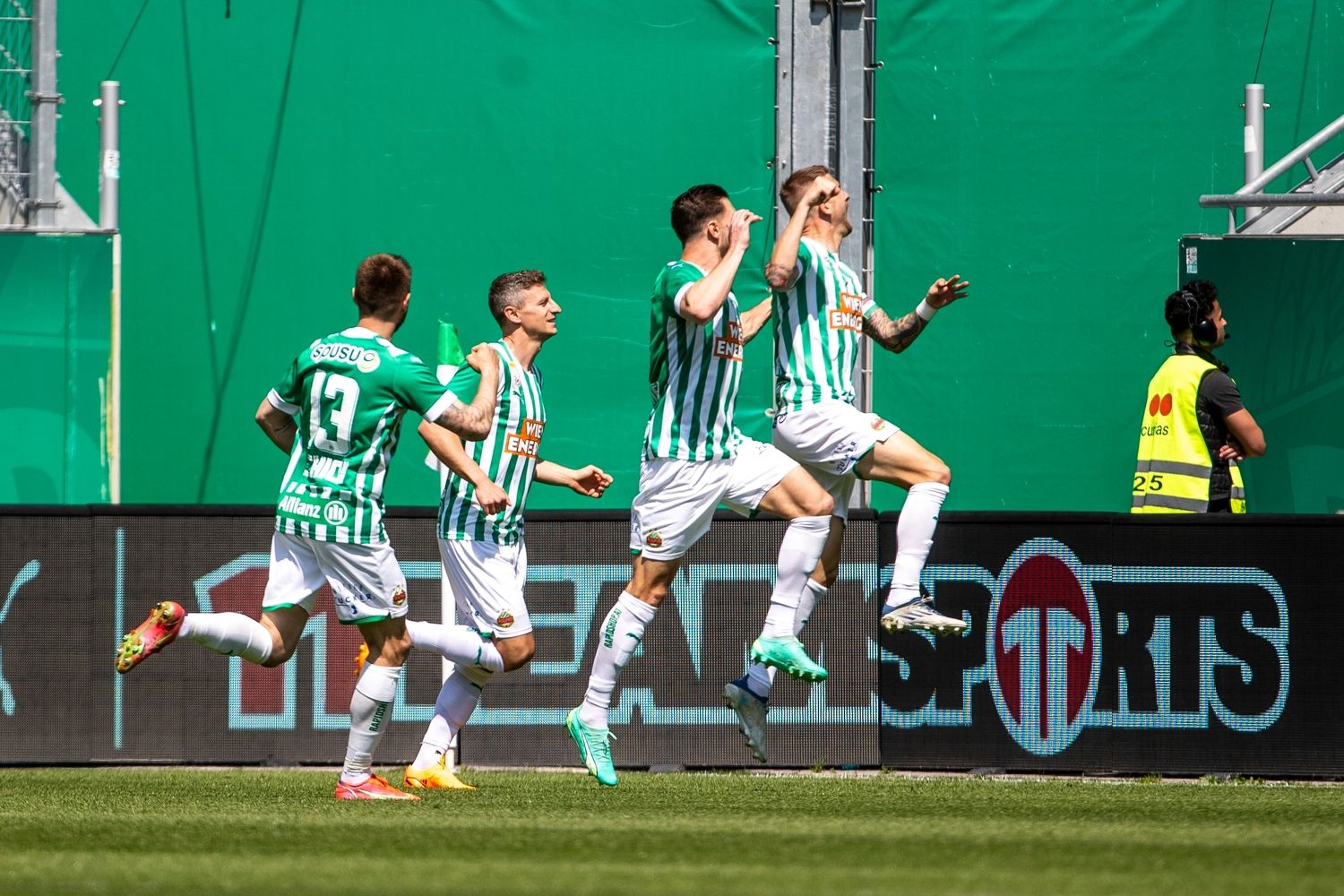 Guido Burgstaller lässt Rapid gegen den LASK jubeln.