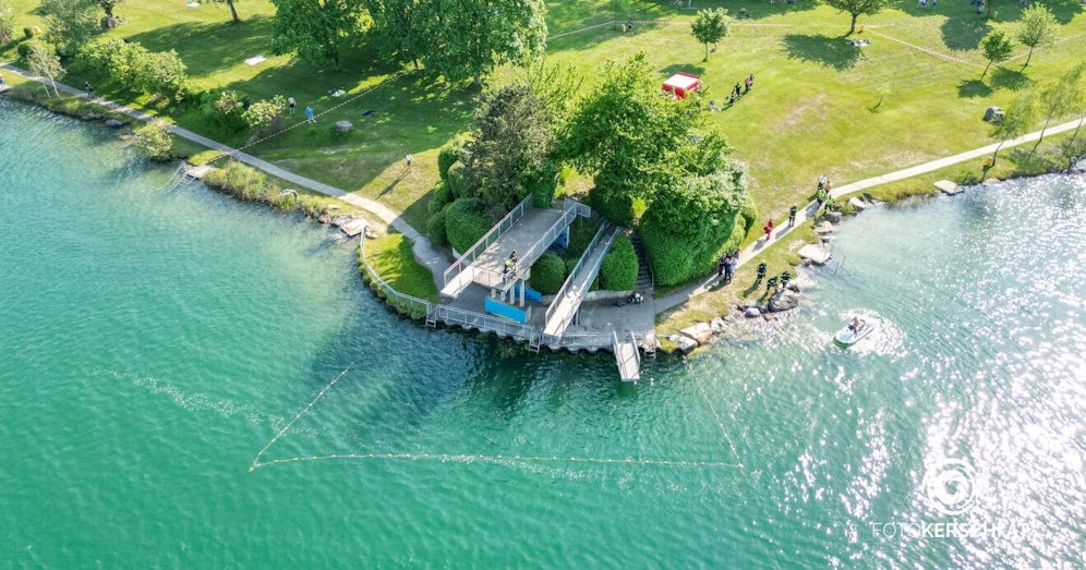 Ein 20-Jähriger ist am Sonntagnachmittag bei einem Badeunfall im Ausee verstorben.