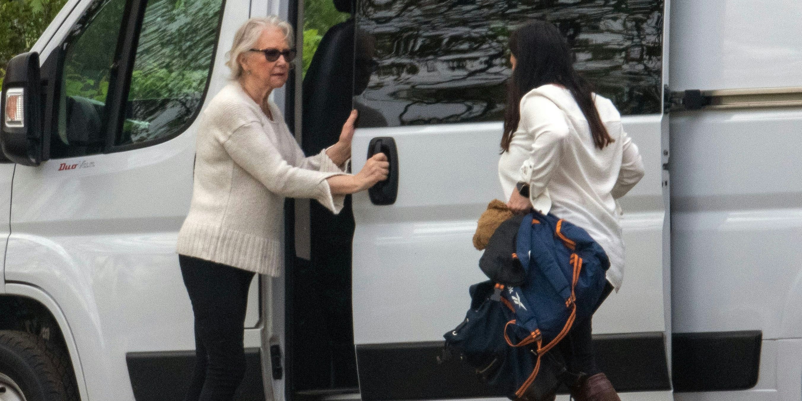 Kelly (l.) beim Auszug aus Windsor.