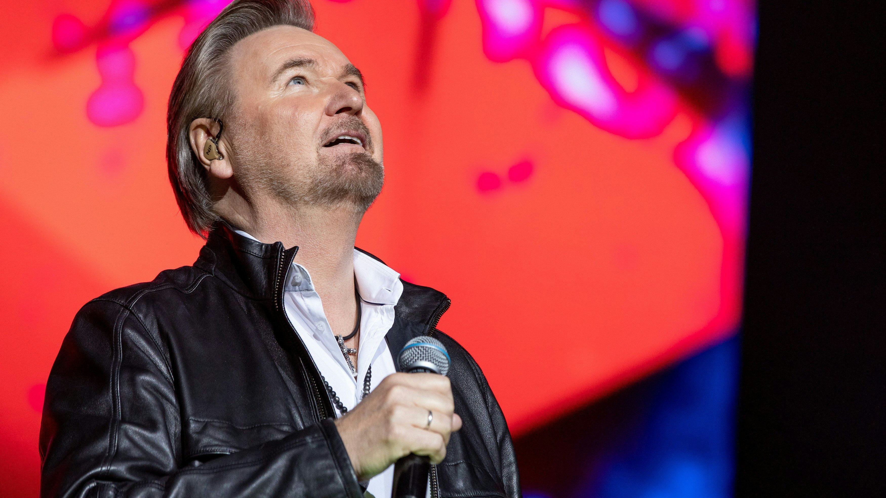 Heute.at - Fan aus Kanada wollte zu Nik P. fliegen – reingelegt!