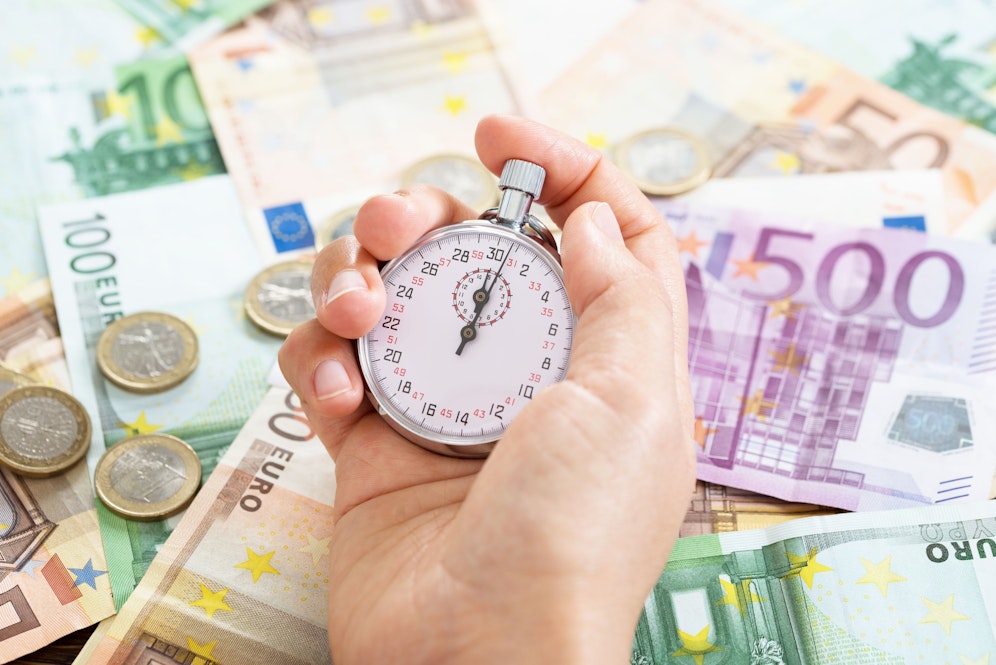 Wer sich Bonus-Zahlungen in der Höhe von 880 Euro nicht entgehen lassen möchte, sollte sich sputen.