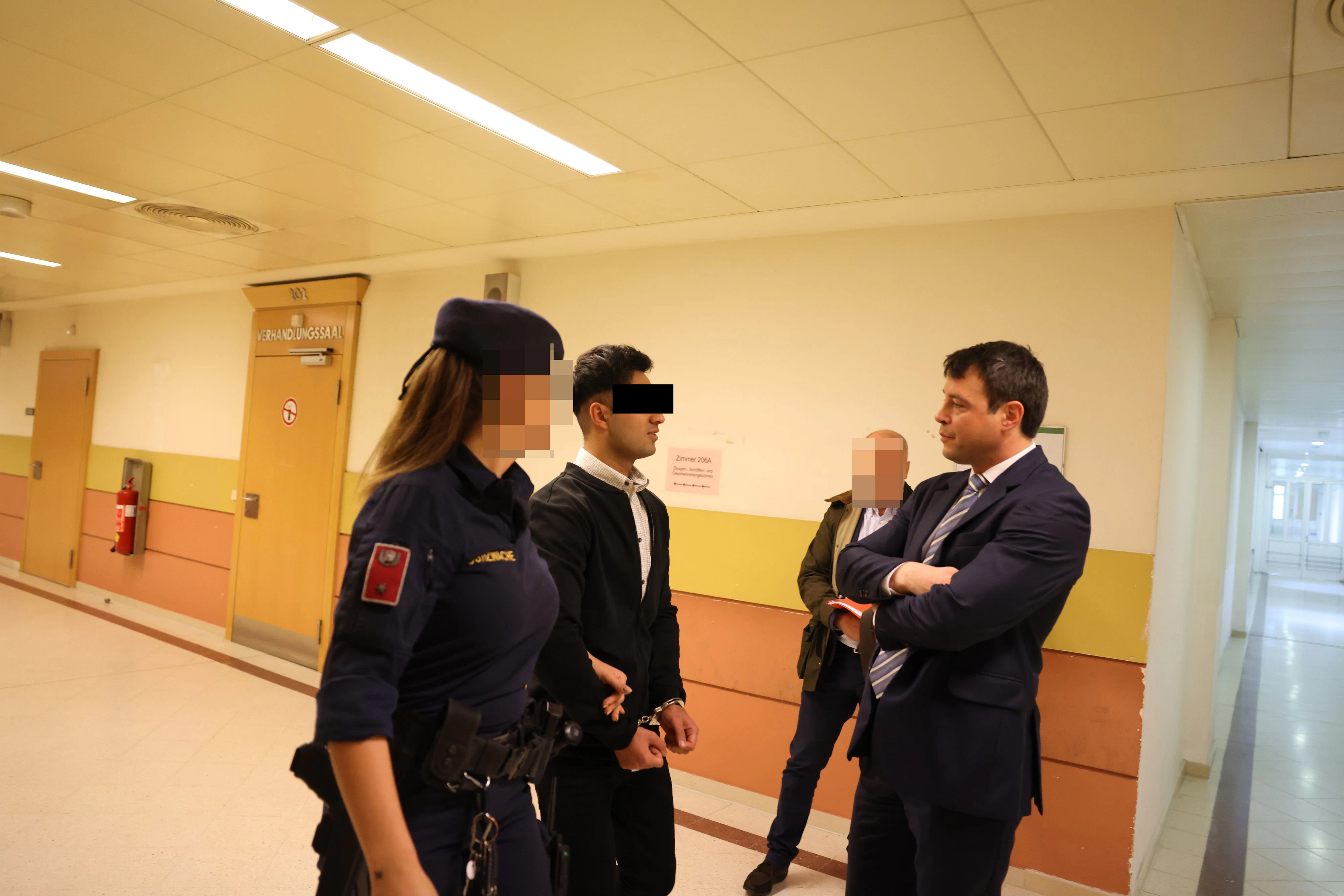 Der Angeklagte wurde vorgeführt – kam mit 5 Jahren Haft davon.