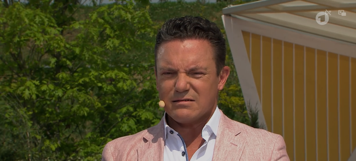 Stefan Mross wird stehen gelassen.