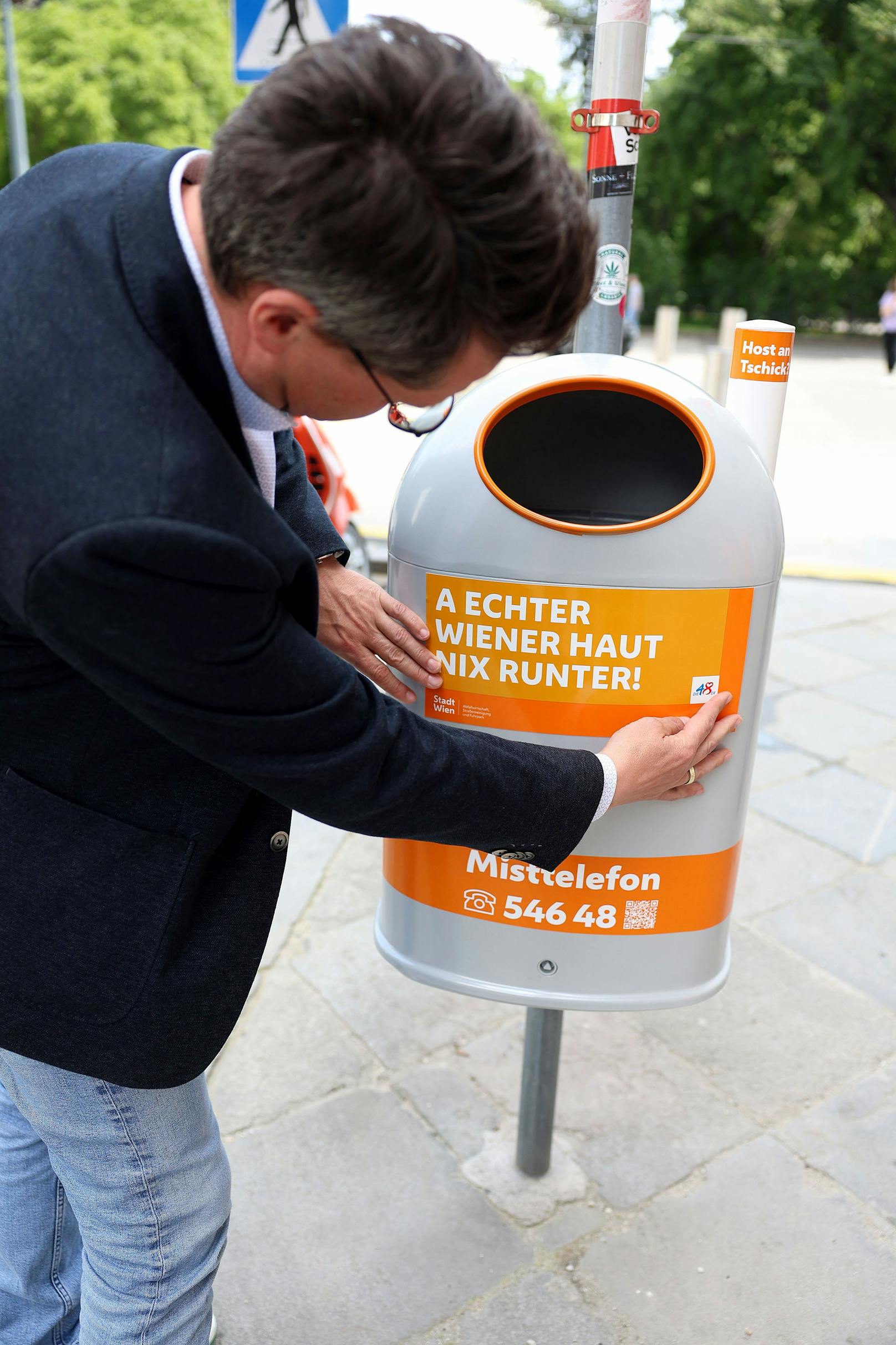 Fototermin "Neue Sprüche für die Mistkübel der MA48" mit Stadtrat. Jürgen Czernohorszky&nbsp;