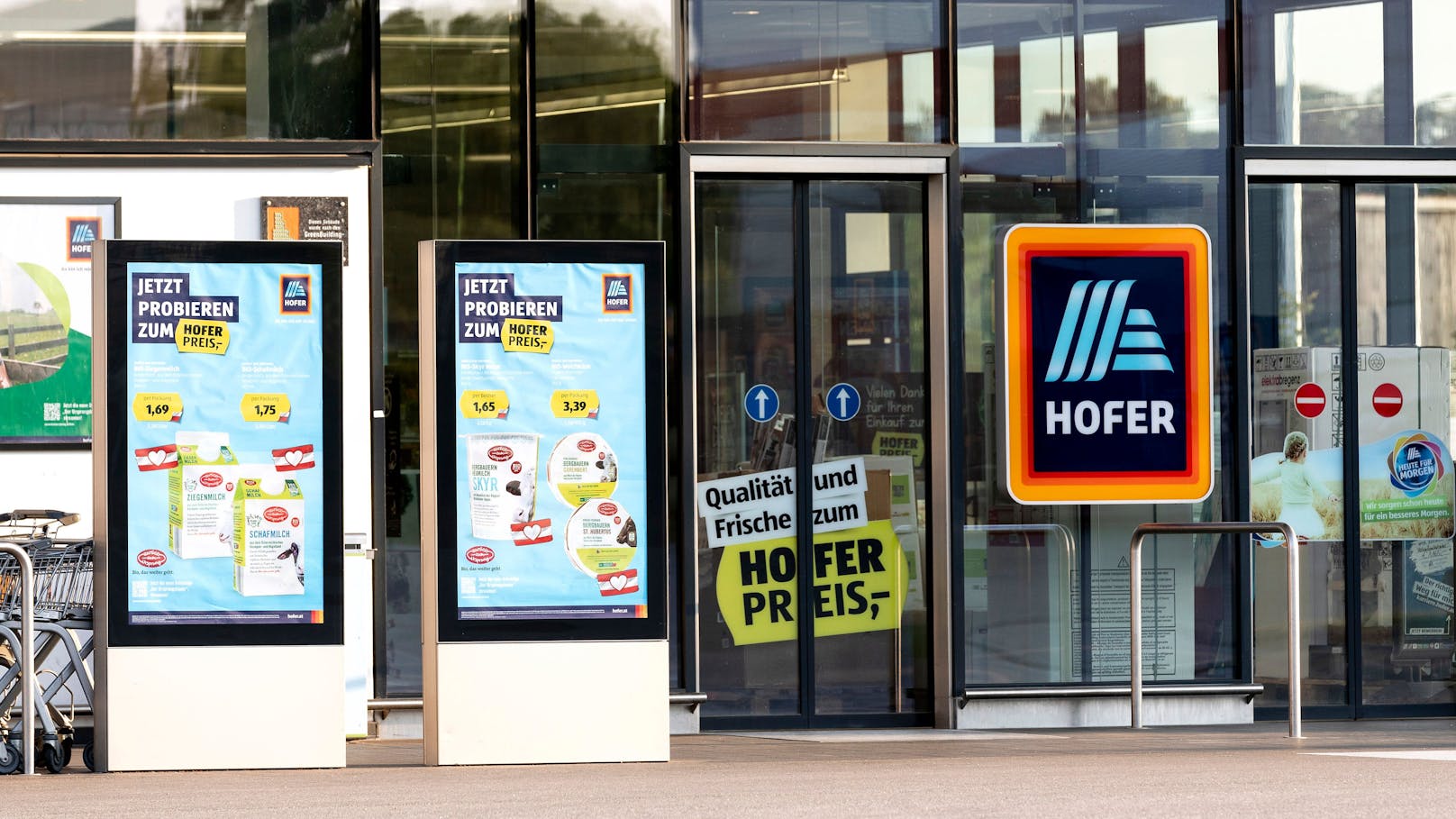 Hofer kündigt "Mega Sale" in Supermarkt-Filialen an