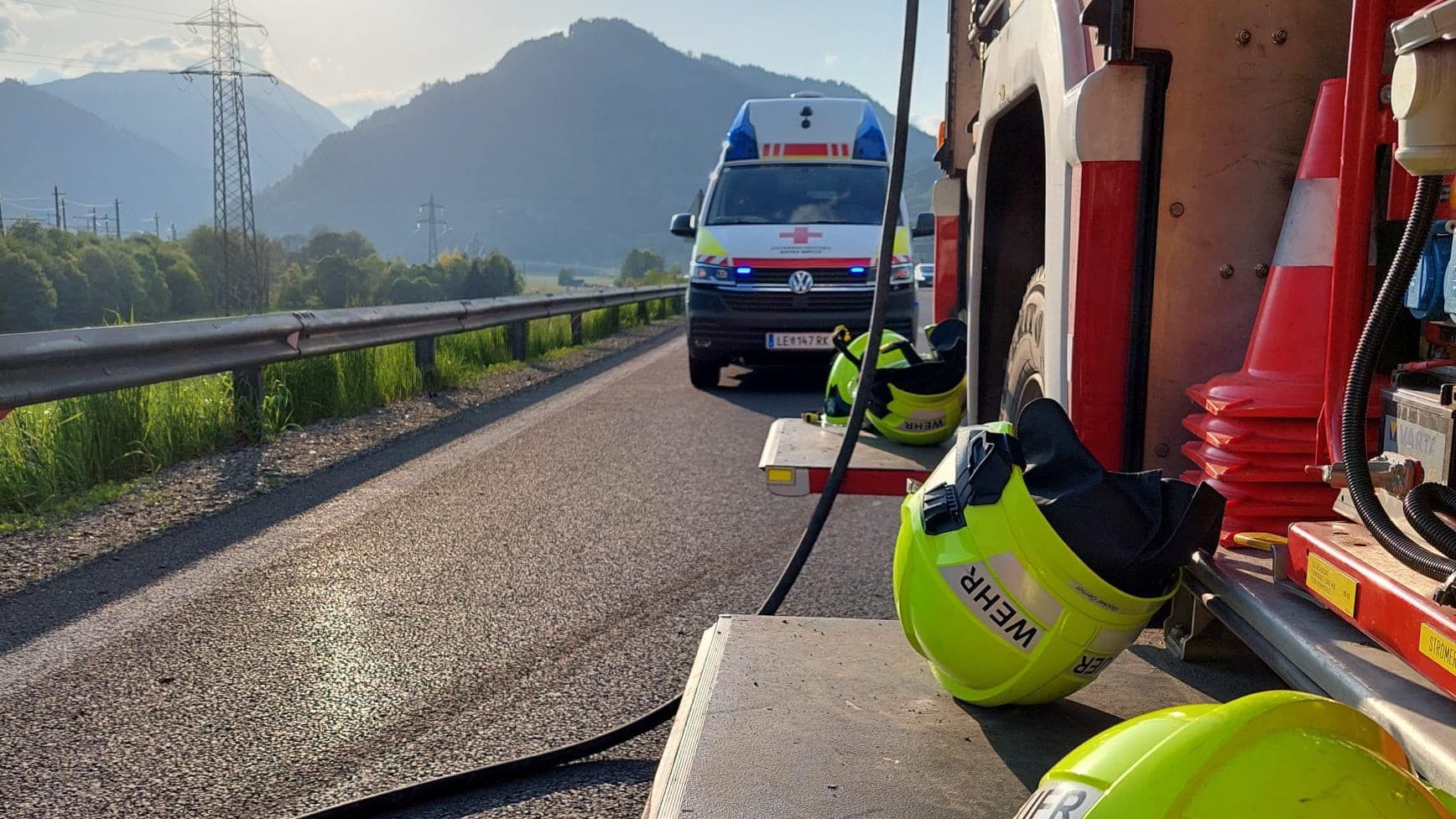 Im Einsatz stand neben der Polizei und der Feuerwehr auch das Rote Kreuz (Ortsstelle Mautern).