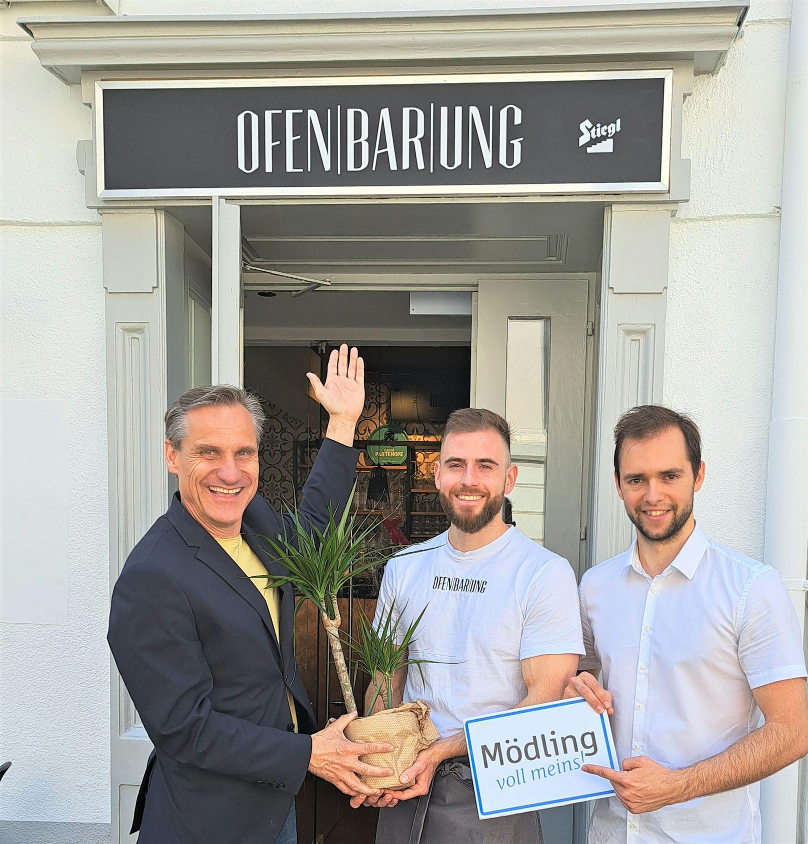 Wirtschafts-Stadtrat Gert Zaunbauer, Alex Oesterreicher und Christoph Hofstädter (von links) bei der Eröffnung der OfenBarung