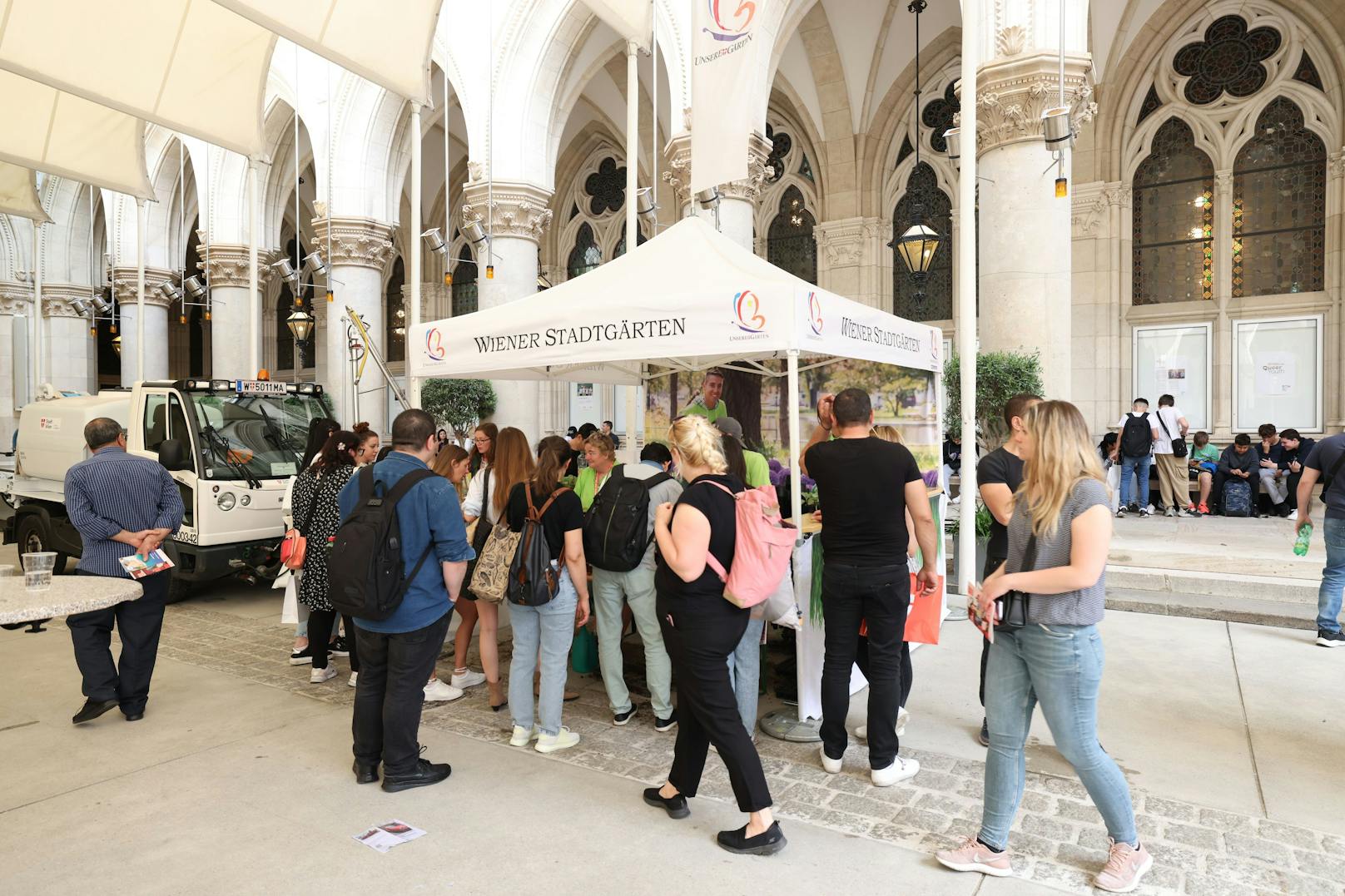 Zahlreiche Betriebe und Mitarbeiter der Stadt Wien präsentierten ihre Berufe für die interessierten Besucher.&nbsp;