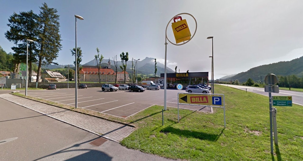Blick auf den Parkplatz eines Billa-Marktes in Mautern in Steiermark. (Symbolbild)