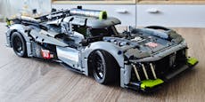 Das LEGO Peugeot Hypercar – Kult-Auto mit Klebe-Aufwand
