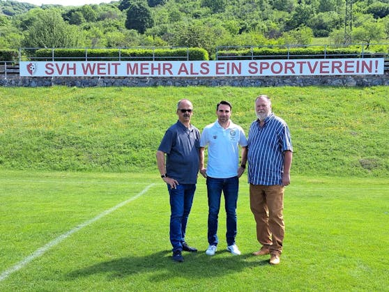 Die Verantwortlichen des SV Hundsheim freuen sich bereits auf einen Fußball-Leckerbissen.
