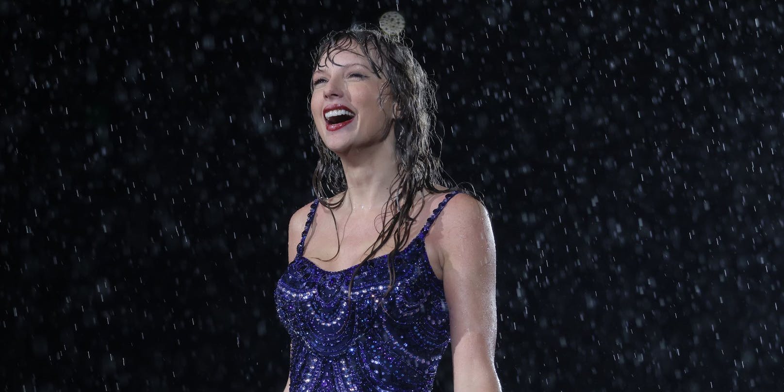 Taylor Swift performte bei ihrem letzten Auftritt im strömenden Regen.