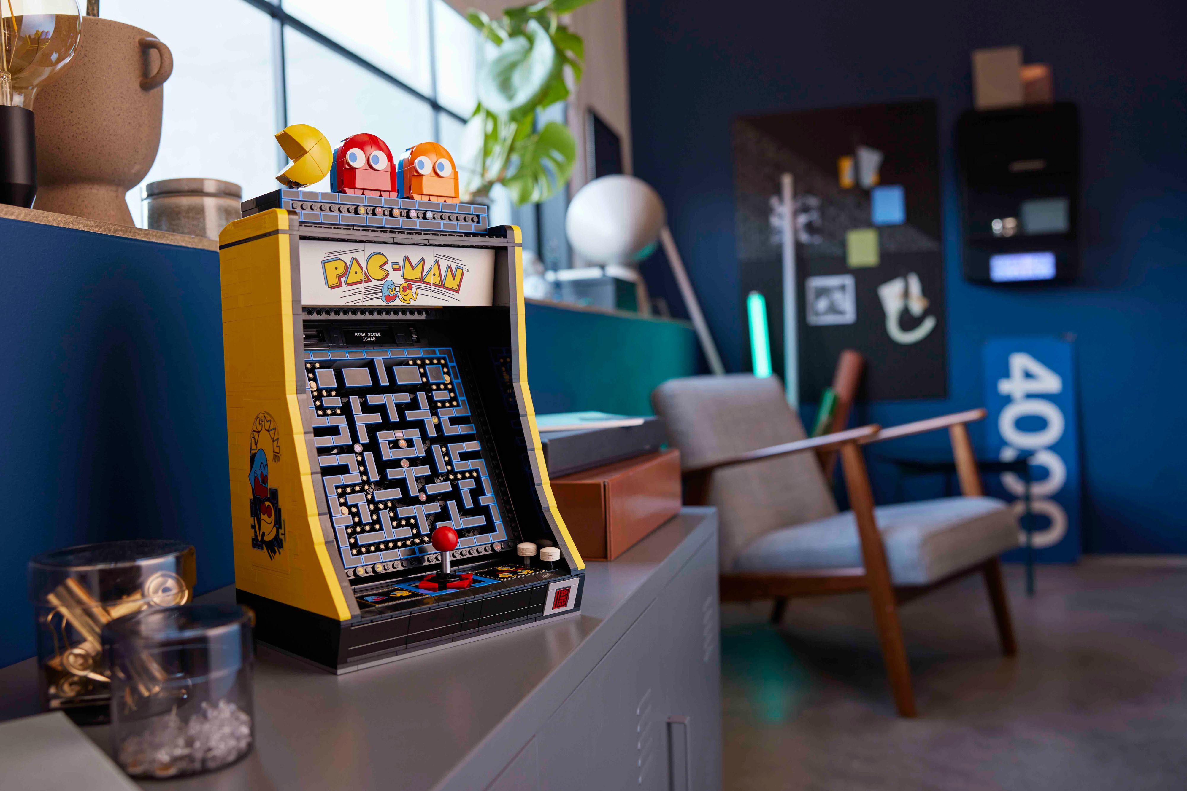 Das neue Lego Icons Pac-Man Spielautomat Set ist da.