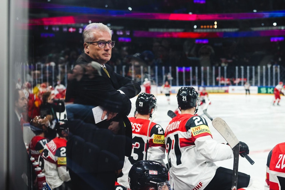 Bei Roger Bader liegen nach dem WM-Krimi die Nerven blank.
