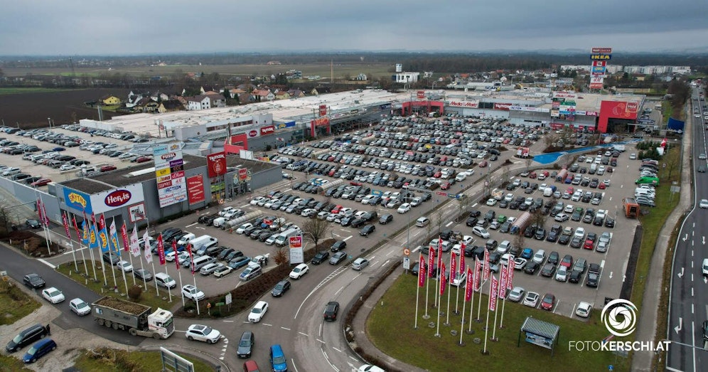 Im Haid Center in Ansfelden kam es am 24. Mai 2023 zu einem Einbruch in ein Juweliergeschäft.