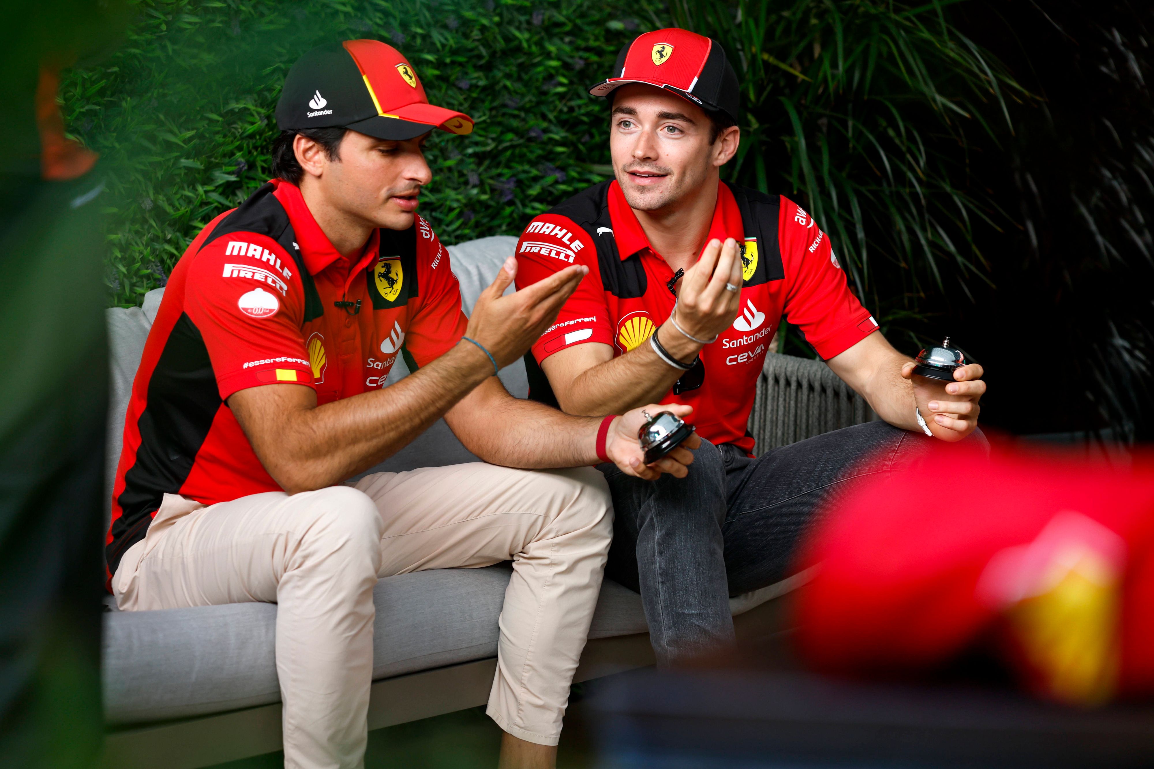 Carlos Sainz und Charles Leclerc