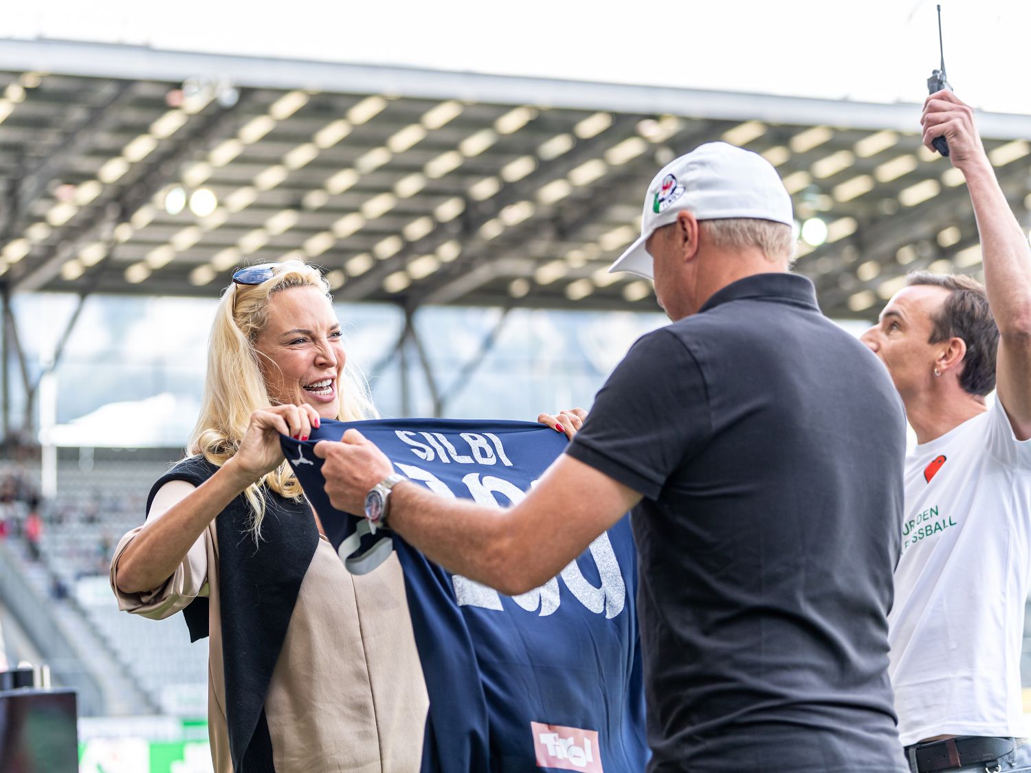 Präsidentin Diana Langes-Swarovski hält zu "Silbi".