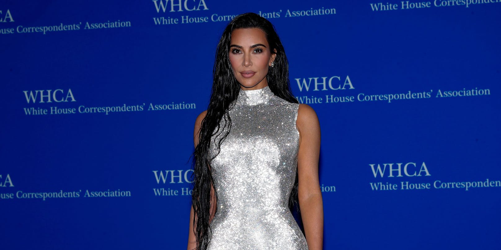 Kim Kardashian ist vierfache Mutter, Unternehmerin, Reality-Star und lernt nebenbei für ihr Studium.