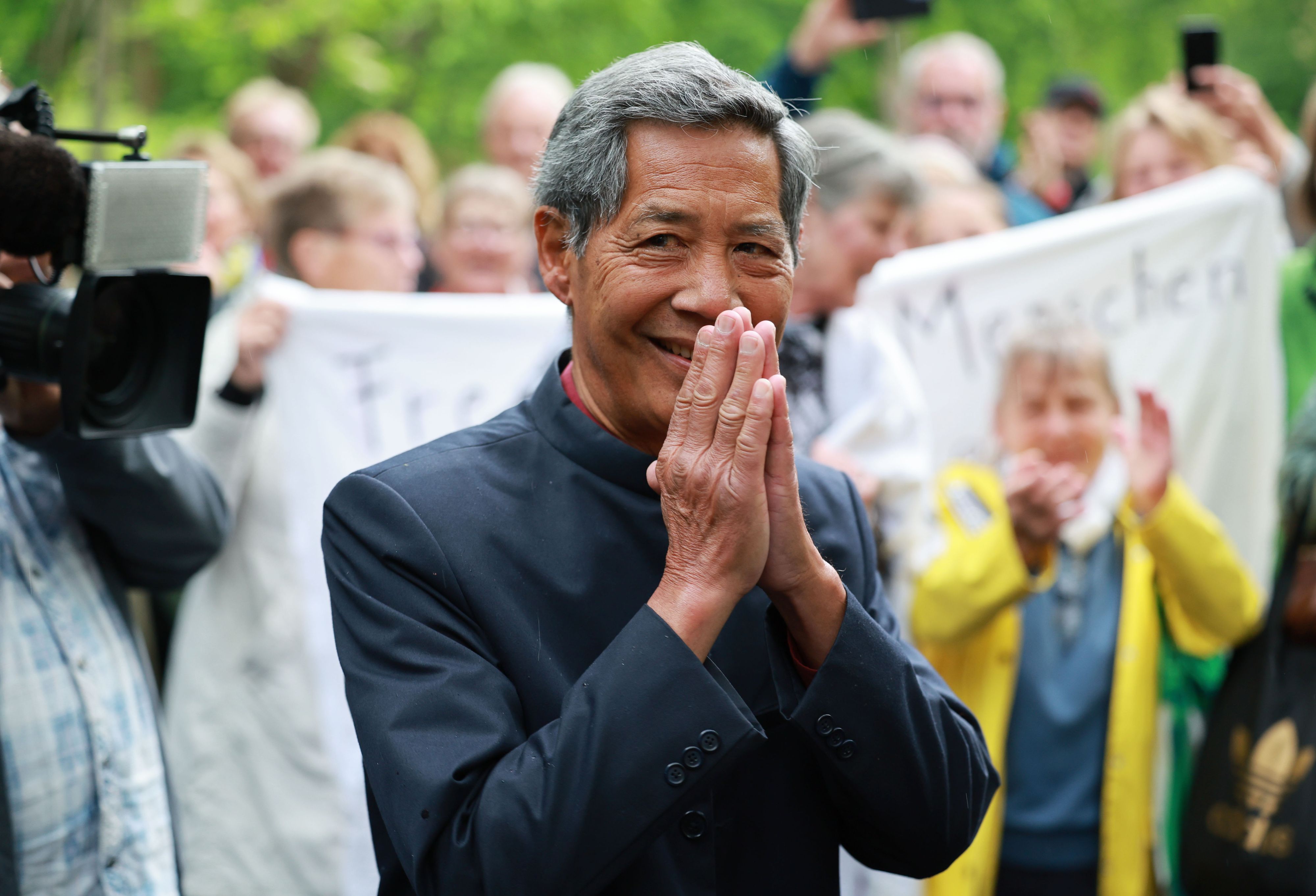 Bhakdi weiß laut eigener Aussage gar nicht, wofür er angeklagt wurde. 